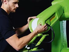 VS0521-FT-Collaborative-Robots-p1FT-1170x878.jpg