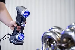 handyscan3d-silver_blue-lasers_automotive-1.jpg