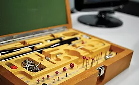 Equipment with interchangeable probes