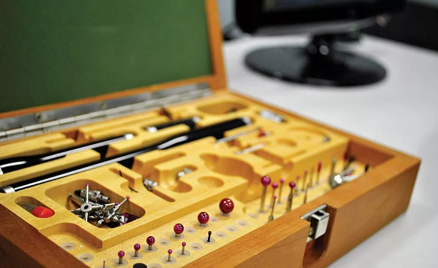 Equipment with interchangeable probes