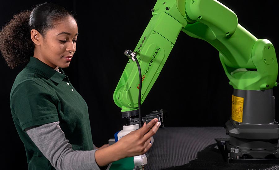 girl and collaborative robot