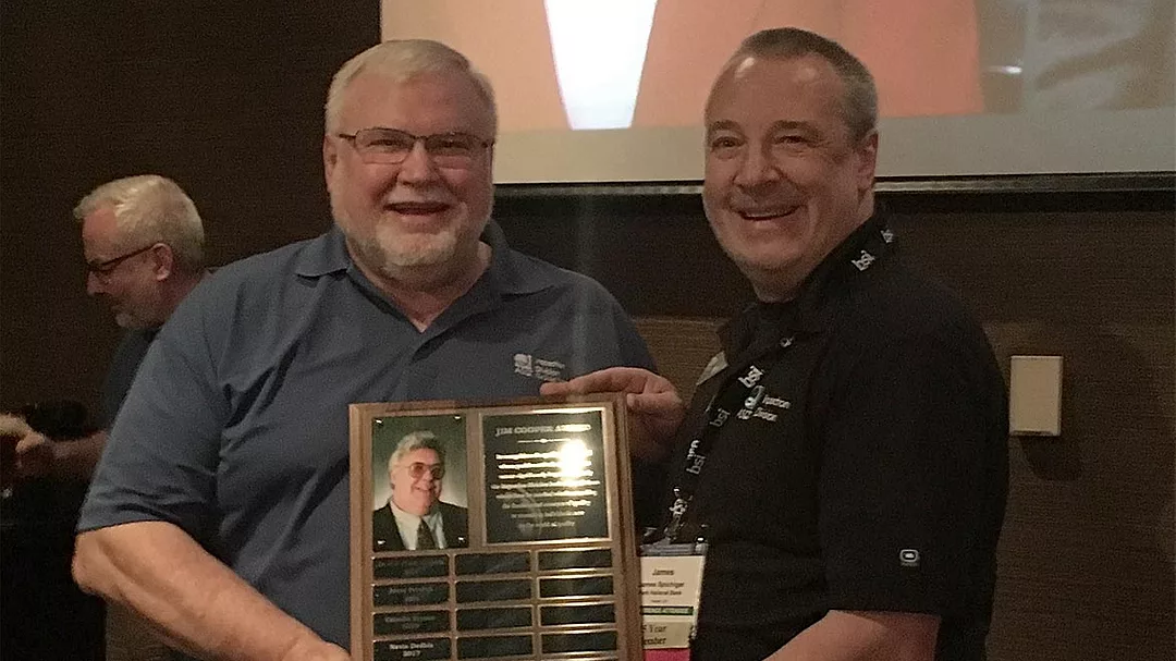 01 QM 0422 Professional of the Year John Vandenbemden Cooper Award 2018
