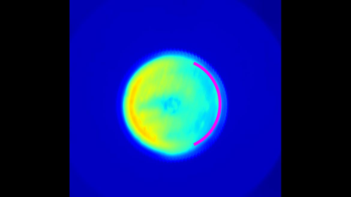 QM VS 0322 Trends Example of seal containing underheated section described by magenta arc graphic (2D-thermal-image)