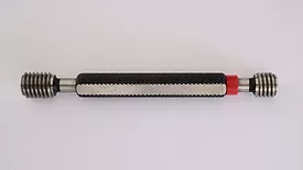 The image shows a go/no-go thread plug gauge, a precision tool used for quality control of internal threads. 
