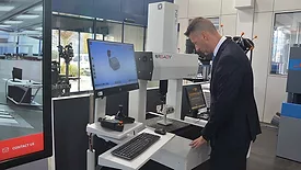 The image shows a coordinate measuring machine (CMM) designed for shop-floor use, identified by the brand name "READY" on the machine housing. 