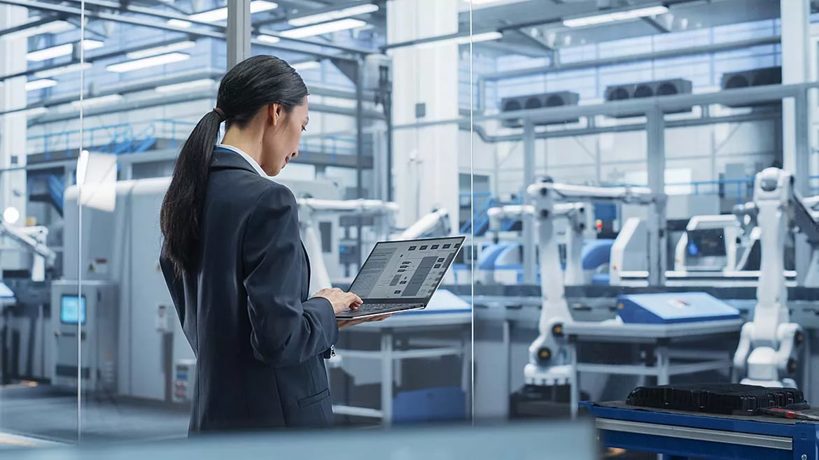 This image depicts a manufacturing and production training course focused on smart technology investments.